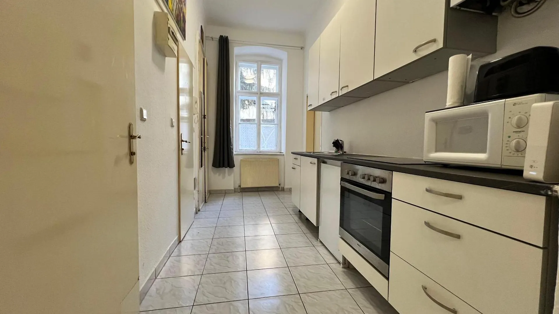 Affordable 3Br Apt. Near Meidling Station Διαμέρισμα Βιέννη