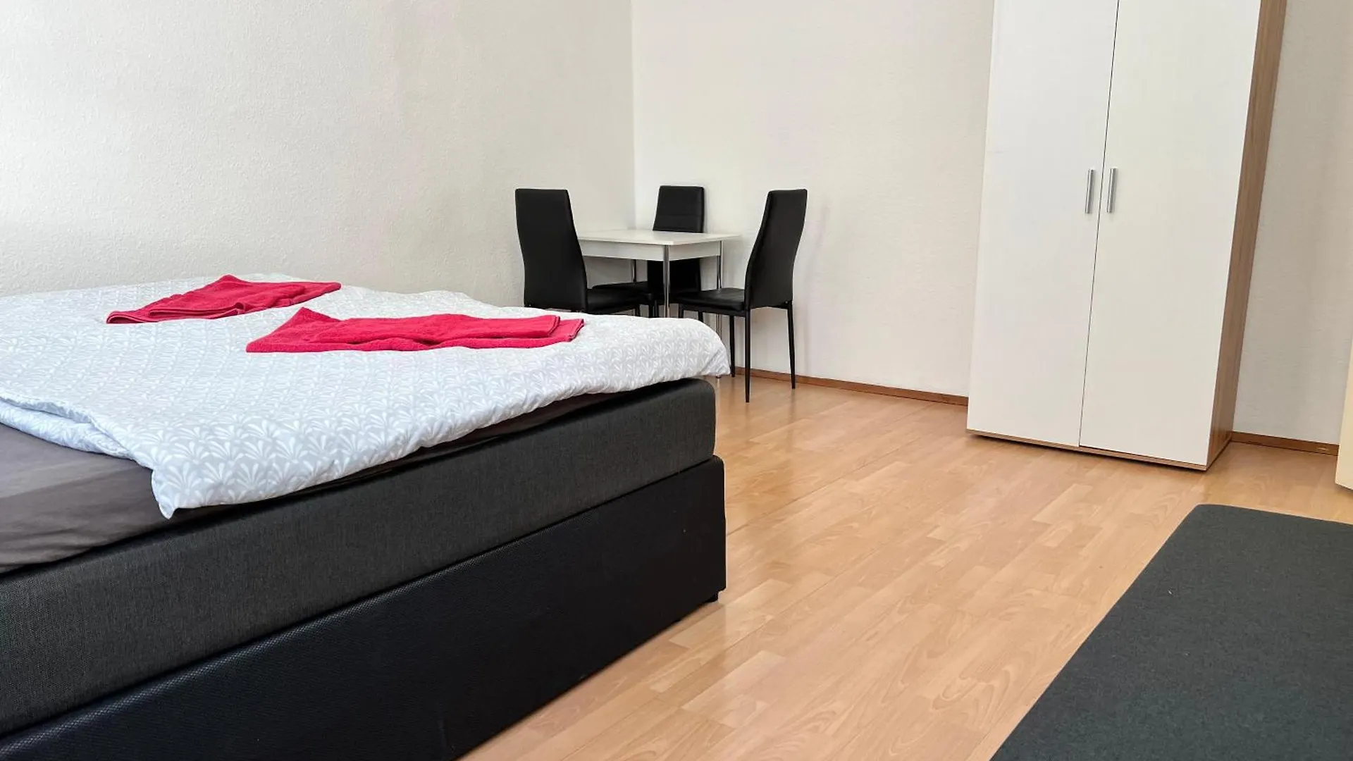 Affordable 3Br Apt. Near Meidling Station Διαμέρισμα Βιέννη